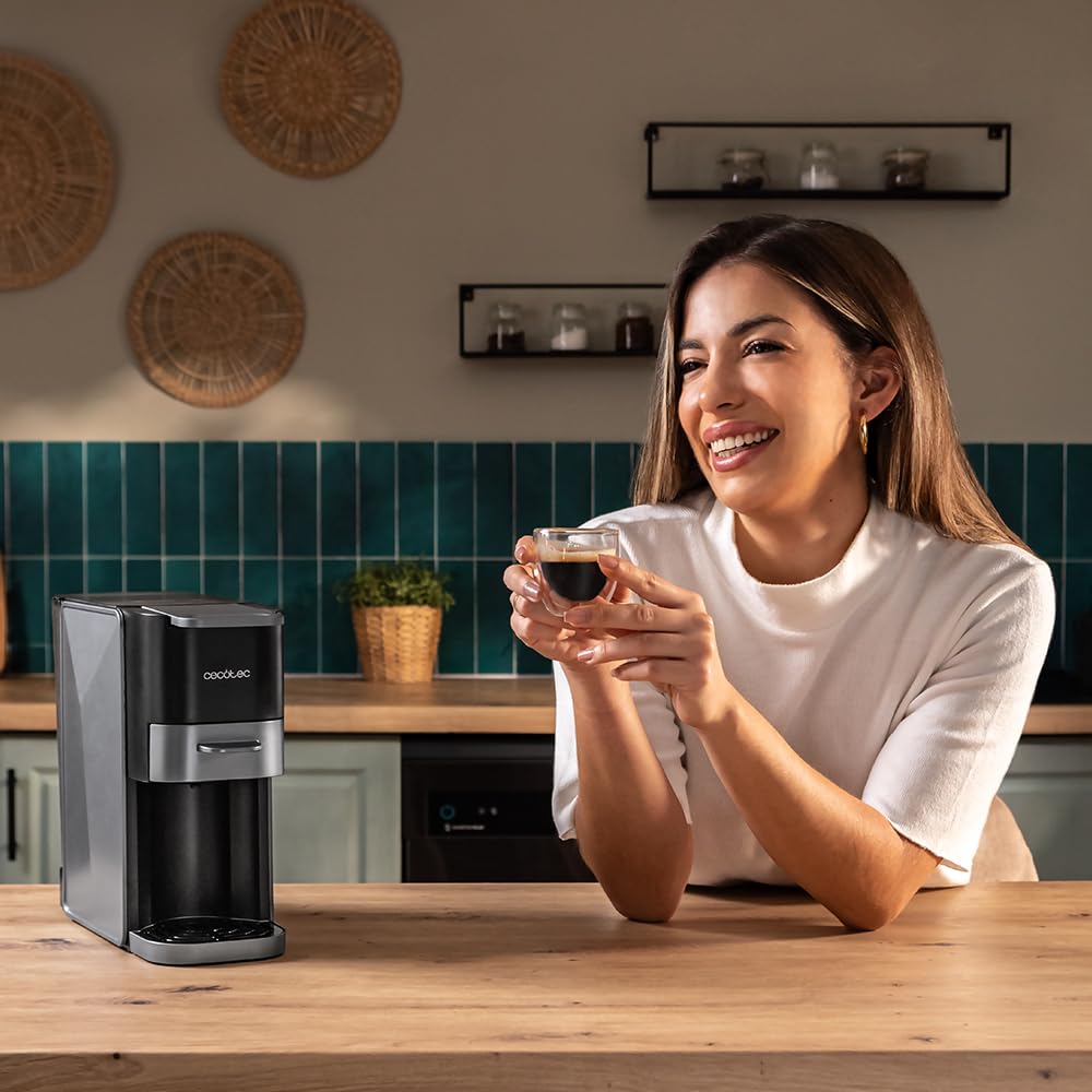 machines à café à capsules FreeStyle Compact White. Cafetière espresso très compacte 4 en 1 | Elevira